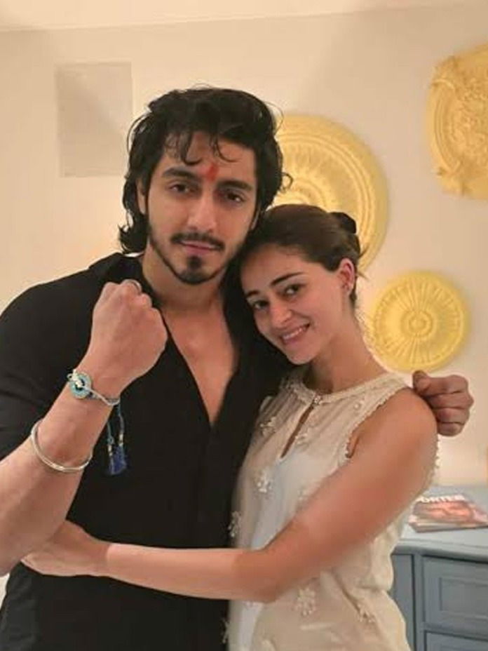 Raksha Bandhan Special! Bollywood’s Coolest Brother-Sister Duos - News | Raksha Bandhan Special! Bollywood’s Coolest Brother-Sister Duos | Latest Photos at Lokmattimes.com